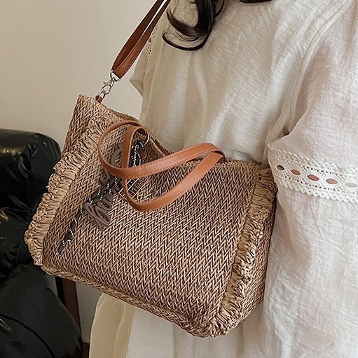 Casual and laid-back 2025 New Fashion beach Bohemian niche straw woven vegetable basket bag, single-shoulder trendy women's bag details Picture