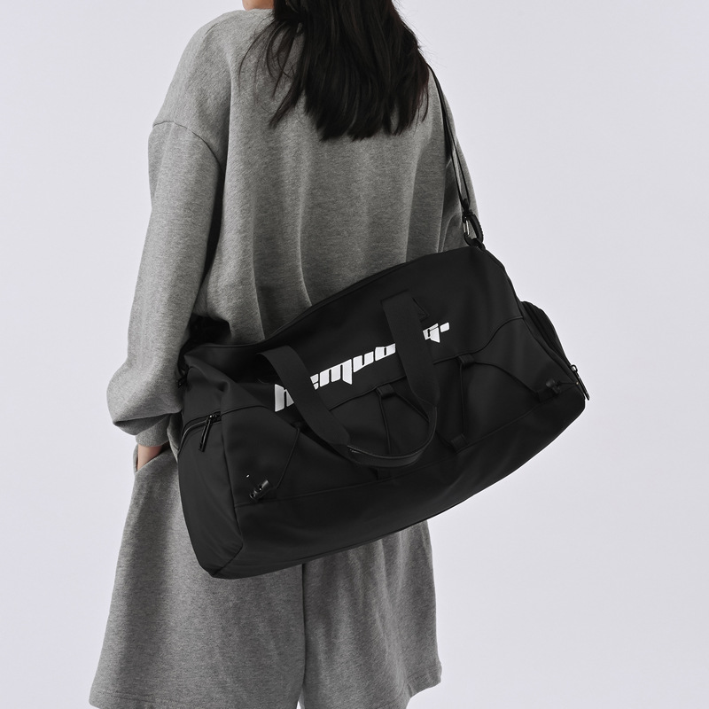 Fitness bags, cross-border foreign trade trendy and cool leisure travel bags, dry and wet separated swimming bags, men's and women's outdoor sports storage bags Specification drawing