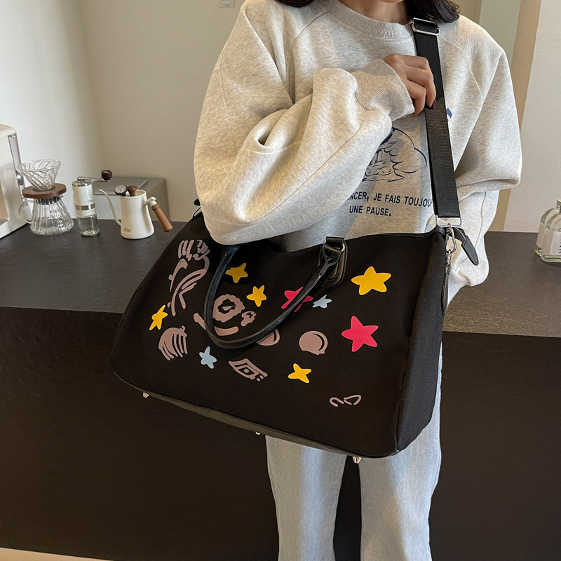 New graffiti print travel bag for men and women, large-capacity portable cloth bag for going out, multi-functional casual fitness sports bag Specification drawing
