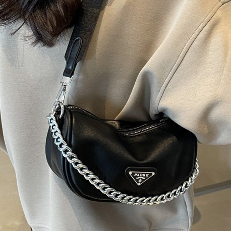 2025 Solid color chain PU trendy and personalized daily commuting small bag, simple women's bag, single-shoulder bag, crossbody bag, women's bag full figure