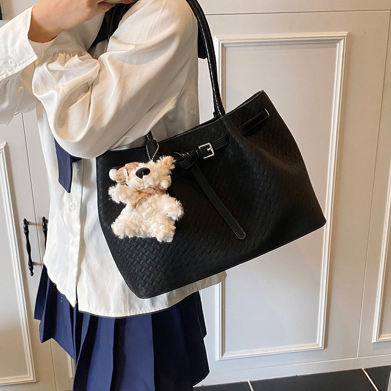 A large-capacity, niche hand-held tote bag for women 2025, a new trendy, fashionable, versatile and high-quality single-shoulder crossbody bag Specification drawing