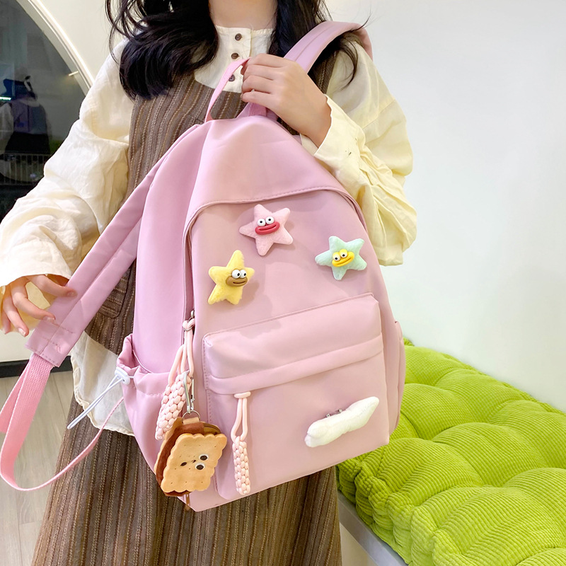 Simple and fashionable backpacks for girls, middle school students, high school students and college students. Forest and Japanese style casual campus backpacks Application Scenario
