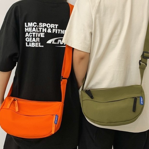 Cross-border Korean version women's crossbody bag, small backpack, trendy solid color single-shoulder bag for both men and women, couple crossbody bag, dumpling bag details Picture