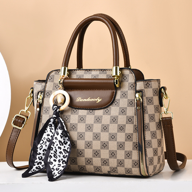 Live-streaming Internet celebrity large bags for women, 2022 new fashionable handbags, middle-aged mom bags, large-capacity silk scarves, trendy bags full figure