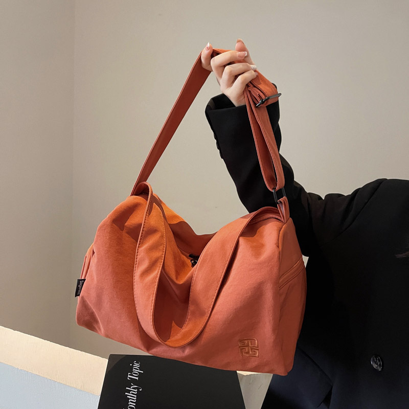 Wholesale of new travel bags, women's large-capacity lightweight hand-held fitness bags, dry and wet separation casual cases, and luggage bags with handles full figure