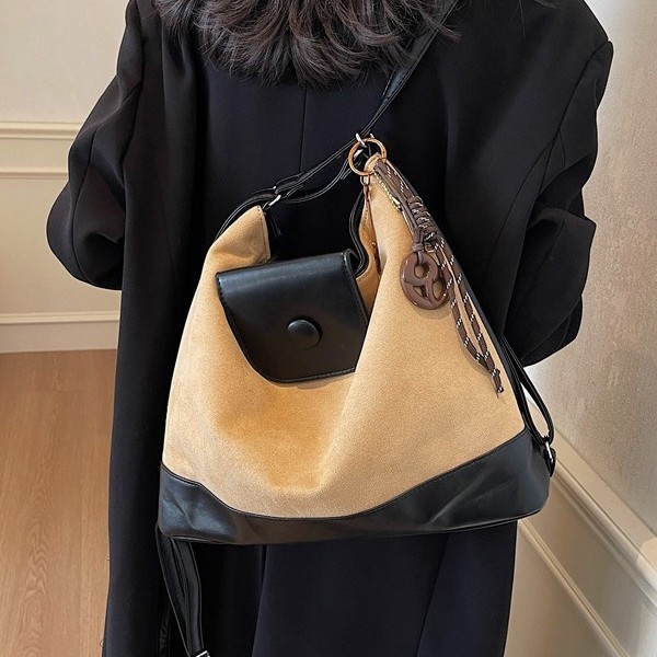 Fashionable, casual, versatile, niche and simple underarm single-shoulder bag, commuting color contrast, fashionable and trendy multi-functional backpack Specification drawing