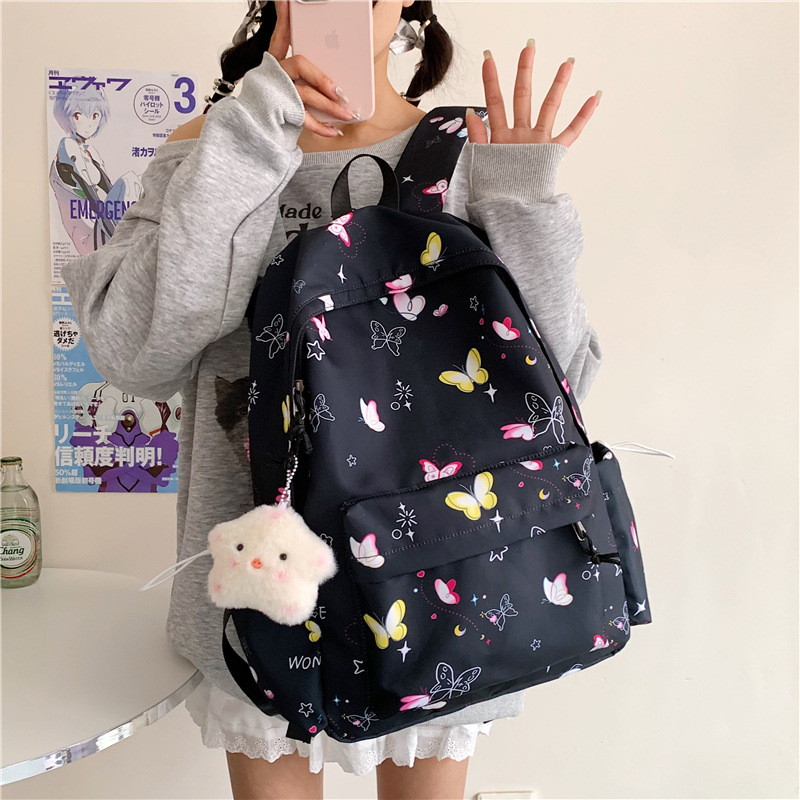 The cute backpack for young girls is versatile and lightweight. The ins backpack has a large capacity and is suitable for students' college birthdays. It has a high level of appearance details Picture