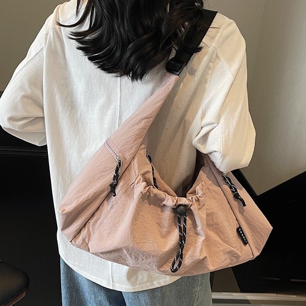 Large-capacity nylon fabric pleated bag for women's spring and summer casual 2025 new style casual crossbody large bag for commuting dumplings details Picture