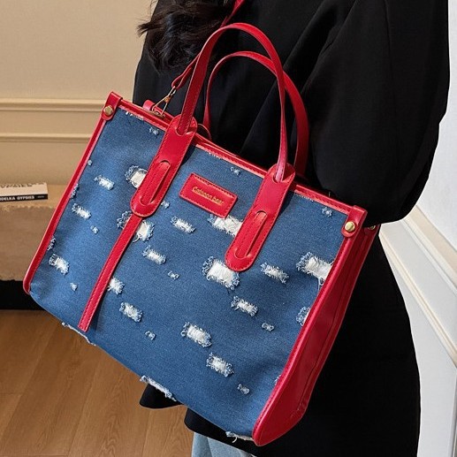 A fashionable new handbag with a contrasting color scheme, a large-capacity single-shoulder bag, and a denim casual, high-end quality commuter crossbody bag Specification drawing