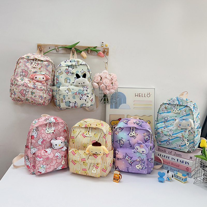 Sanrio's new children's schoolbag is cute and cartoonish, reducing the burden. It's a high level of appearance, lightweight and versatile bag full figure