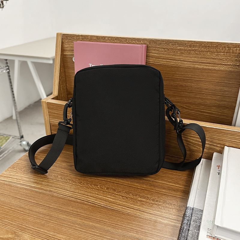 Men's Instagram trendy small crossbody bag, Japanese workwear style casual men's single-shoulder bag, new autumn and winter small crossbody bag for men Specification drawing