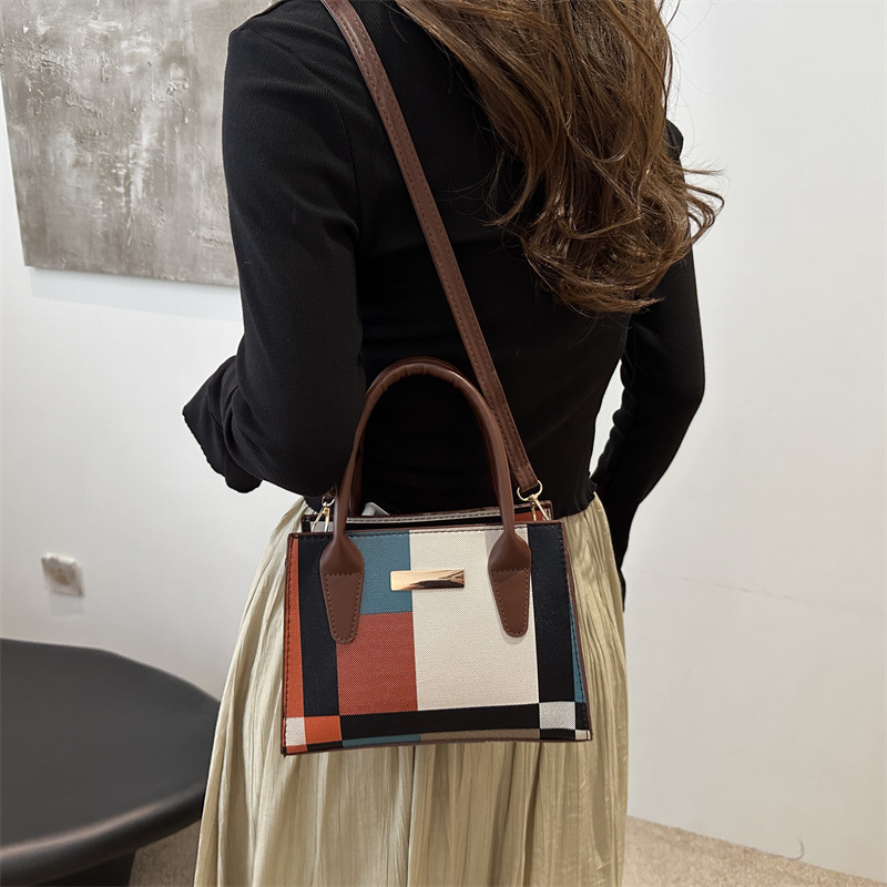 The 2024 new fashionable and trendy multi-color checkered patchwork women's bag is a popular large-capacity single-shoulder handbag for women details Picture
