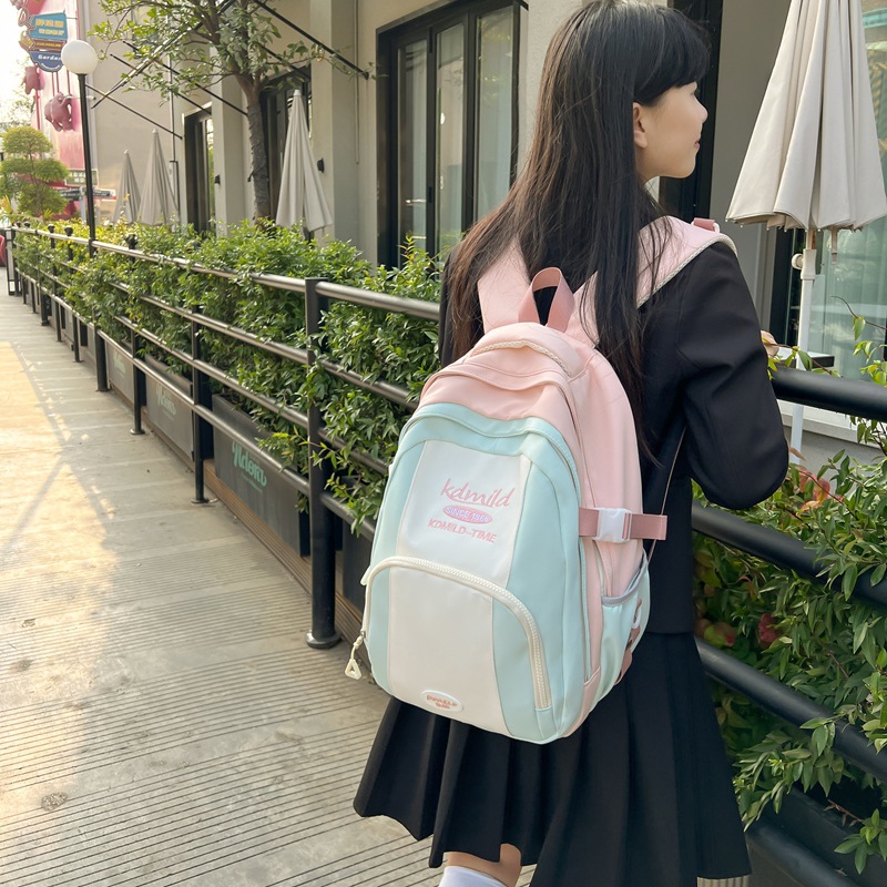 Japanese-style ins casual backpack for college students, a retro schoolgirl style backpack for girls, and a lightweight schoolbag for junior and senior high school students details Picture