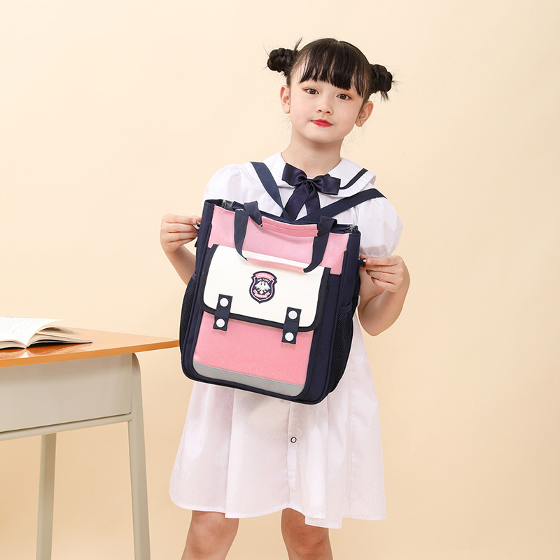 New lightweight tutorial bags for boys and girls in different colors, large-capacity children's multi-functional shoulder tutorial bags, and primary school schoolbags Application Scenario