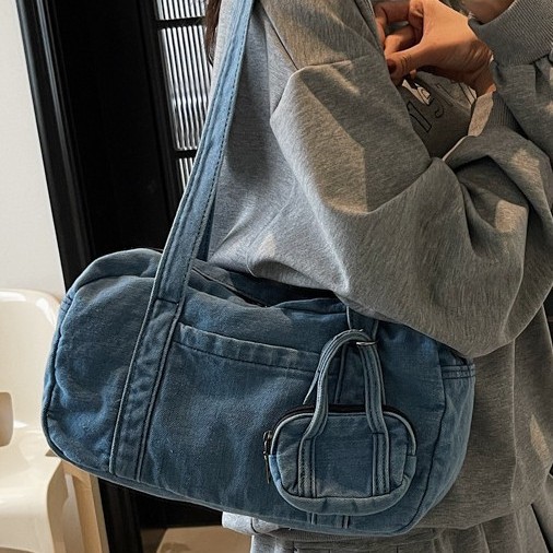 Cross-border Korean version single-shoulder bag for women, multi-functional thickened storage bag, simple solid color mother-and-child bag, large capacity small square bag Application Scenario