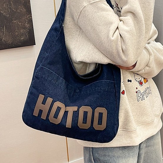 A large-capacity tote bag for women, a new minimalist denim bag for 2024, a cross-border Korean version minimalist single-shoulder bag, a trendy women's bag Specification drawing