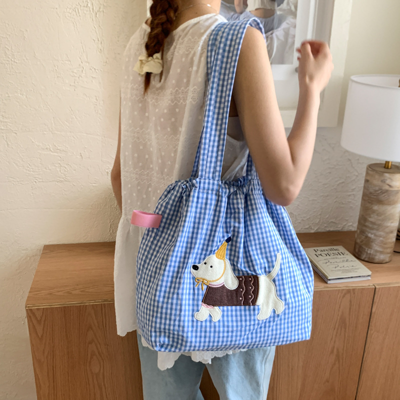 Summer fresh checkered underarm bag for women, simple and fashionable bucket bag, large-capacity single-shoulder bag, trendy and casual crossbody bag details Picture