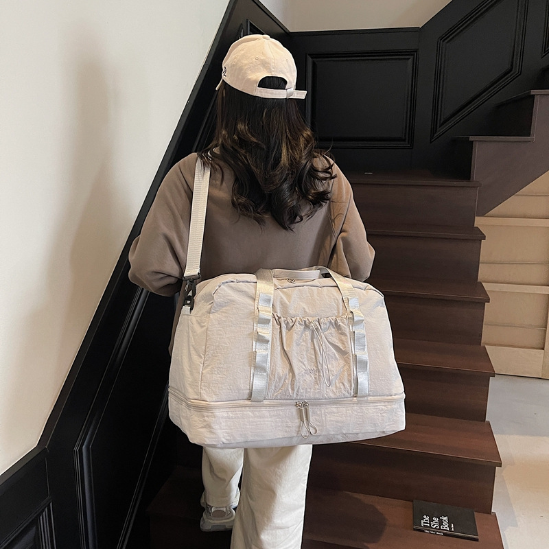 New multi-functional fashionable travel bag, hand-held dry and wet separation training and sports bag, long and short distance large-capacity luggage bag Specification drawing