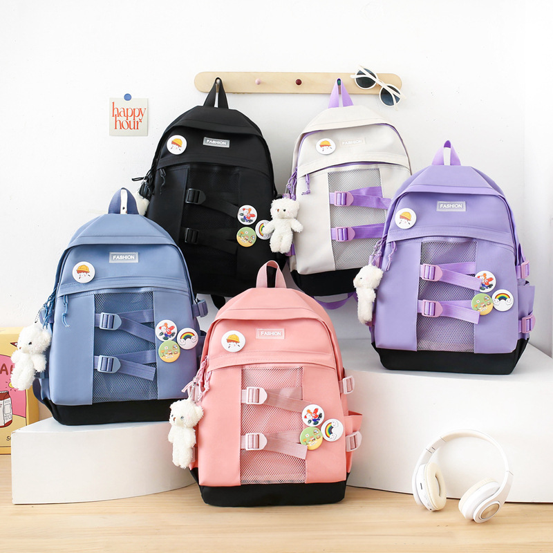 A cute five-piece backpack set for girls in grades 3 to 6 on campus, simple and lightweight, with a large capacity Korean-style backpack Application Scenario