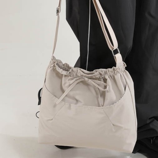 Single-shoulder bag, bucket bag, tote bag, solid-color casual dumpling bag, pleated bow, fashionable and simple underarm cloth bag Specification drawing