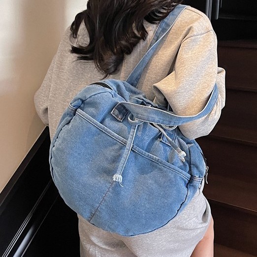 Denim bag for women 2025 new style, versatile small round bag for ladies, commuting bag for work, shoulder bag for college students' class bag full figure