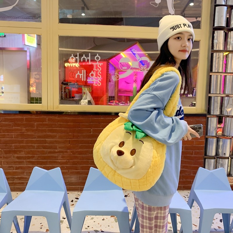 New fashionable plush cartoon bags, large-capacity cute strawberry bear pineapple Pupu squirrel single-shoulder bag tote bag details Picture
