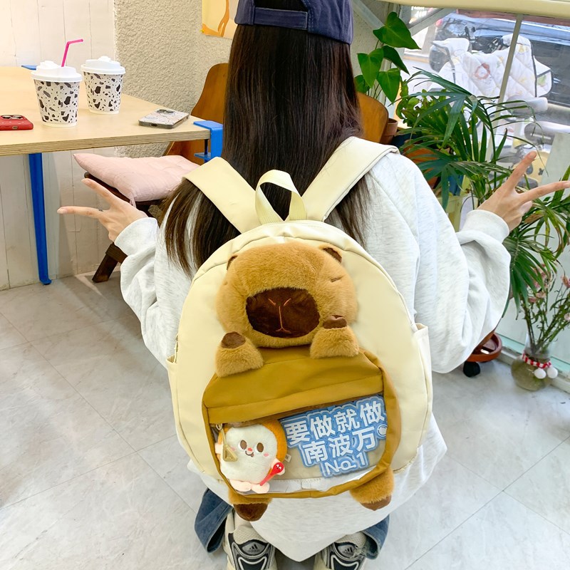 The new plush capybara backpack is cute and has a large capacity. It's a funny Capybara student schoolbag and a small cartoon backpack for girls Application Scenario