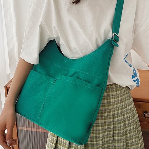 2025 Large-capacity nylon crossbody bag for women's fashion trend, versatile tote bag, fashionable and laid-back style full figure