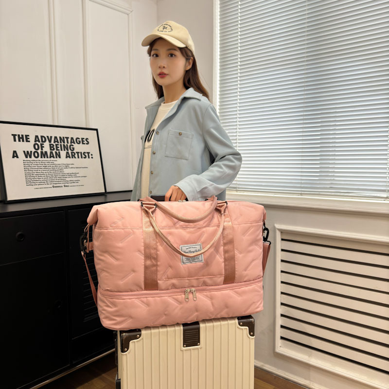 Wholesale dry-wet separation fashionable fitness bags, large-capacity women's yoga bags, and short-distance hand-carry travel bags with handles Application Scenario