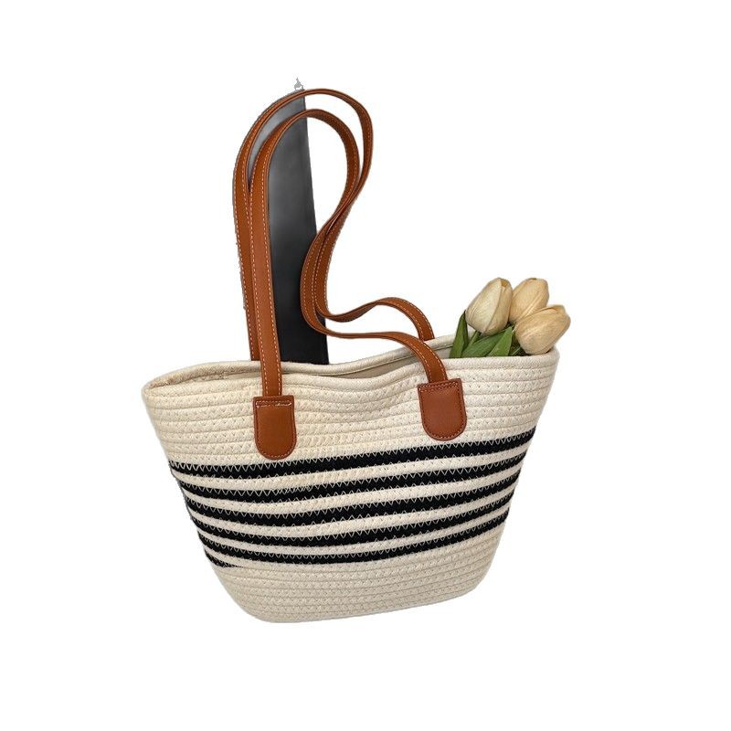 Trendy single-shoulder straw woven bag 2025 new women's bag, large-capacity woven tote bag, seaside vacation hand-held beach bag Item Picture