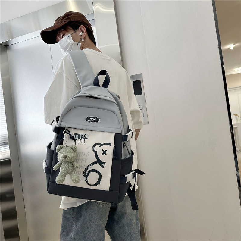 Cross-border dopamine Japanese-style schoolbag for girls, niche and simple, large-capacity computer backpack for teenagers, junior high school and college students Application Scenario