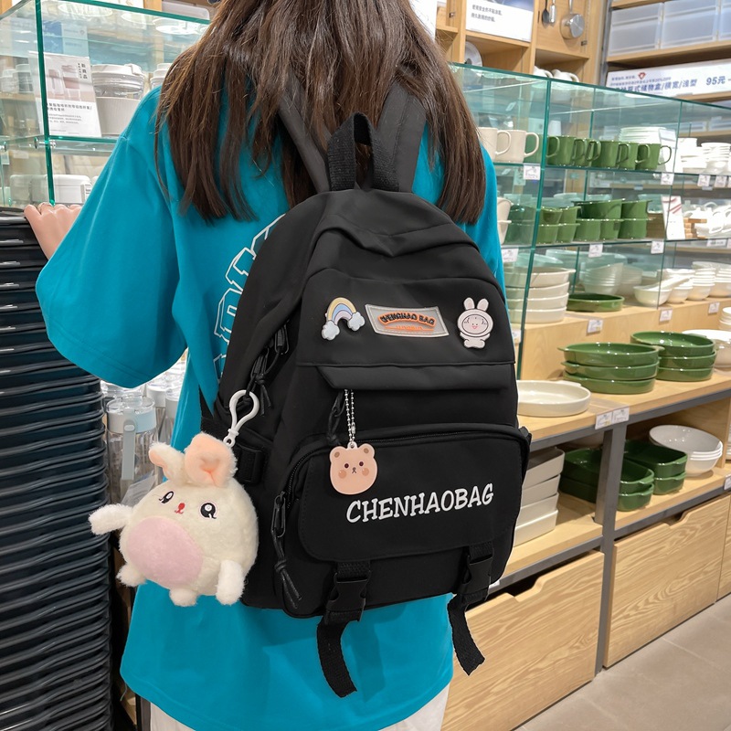 Cross-border backpack for girls, a lightweight small backpack for primary school students, a cute Korean-style children's fashionable and casual travel bag Application Scenario