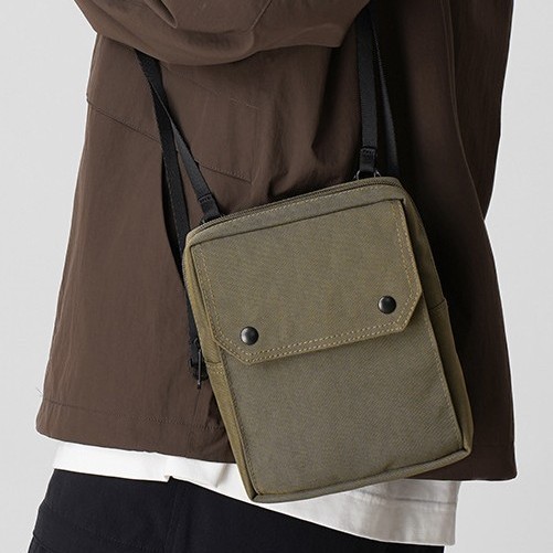 Fashionable cross-border casual solid color single-shoulder bag 2025 new style, niche and versatile, simple phone bag, high-end crossbody bag Application Scenario
