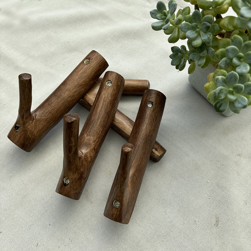Solid wood branch hooks, coat hooks, creative hanging clothes rack, wall-mounted, wall wooden hooks, creative hooks Application Scenario