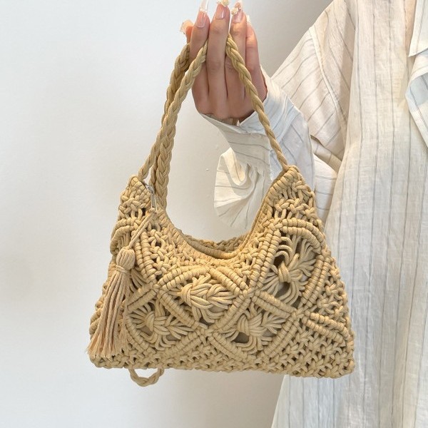 This is a new, fashionable and versatile single-shoulder crossbody bag for women's Spring/Summer 2025. It is a casual and high-end woven straw bag Specification drawing