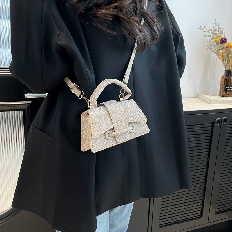 This year's popular fashion mini handbags for the four seasons of 2025, solid-color single-shoulder crossbody bags, small square bags for women details Picture