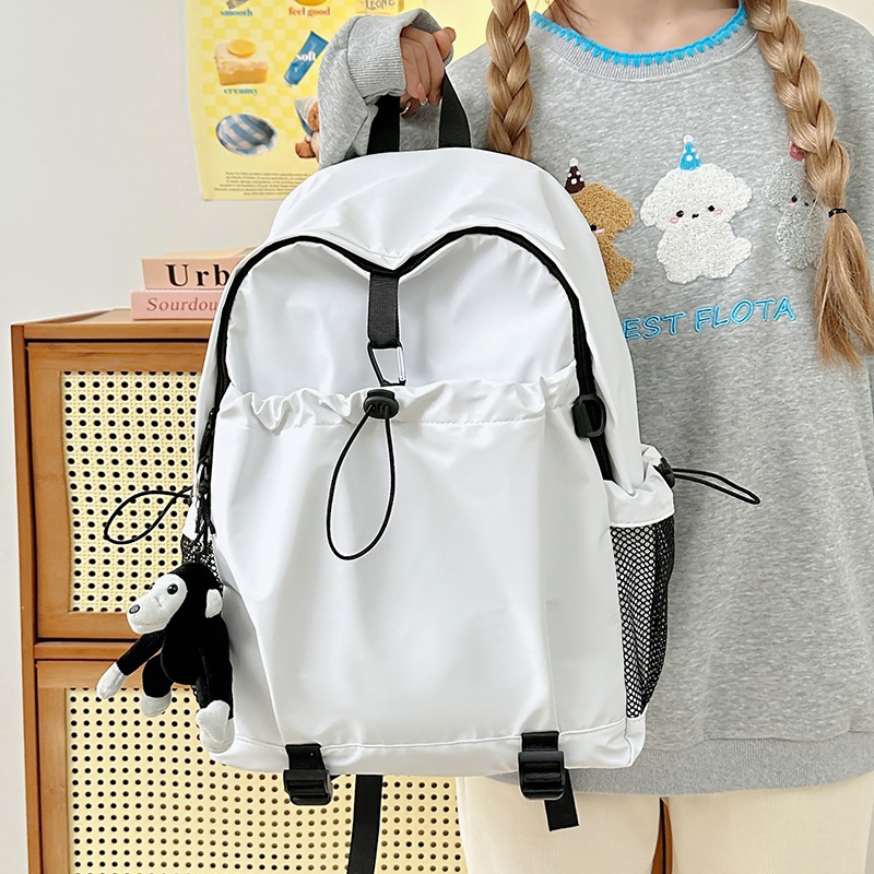 Casual backpack, lightweight, waterproof, multi-pocket, unisex style men's and women's backpacks, suitable for commuting and travel. Large-capacity backpacks are trendy Application Scenario