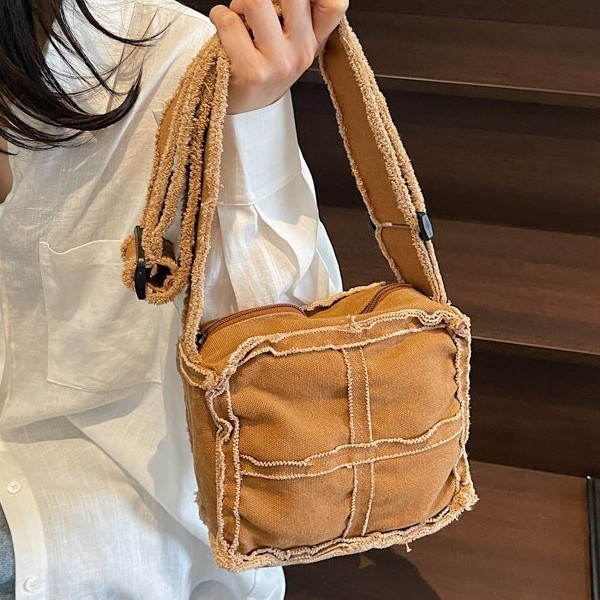 20253 New Japanese-style ins laid-back canvas small bag for women, retro aged frayed edges, student single-shoulder crossbody bag full figure