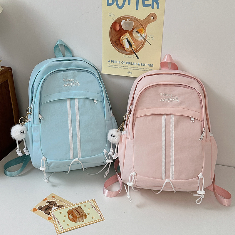 A new Korean-style Instagram backpack for junior high school girls, a high-appearance-level girl backpack for high school students traveling for study Tours full figure