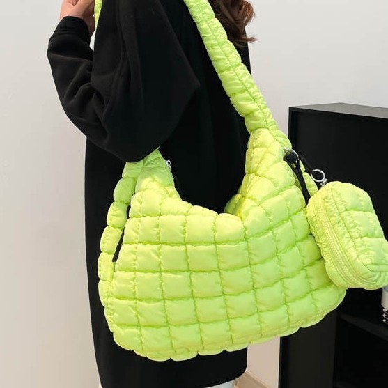 Cross-border wholesale bestsellers: Wrinkled cloud bag, fashionable single-shoulder crossbody dumpling bag, large-capacity down cotton underarm women's bag Specification drawing