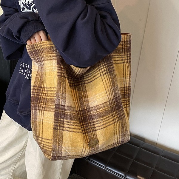 New college-style single-shoulder bag, large-capacity laid-back style bag, double-sided dual-purpose commuter bag, student backpack details Picture