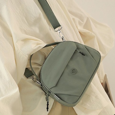Multi-layer and multi-color nylon fabric bag 2025 Spring New collection: Simple, fashionable and casual women's bag, single-shoulder crossbody bag, travel bag Specification drawing