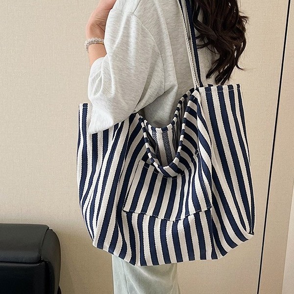 Korean retro artistic handbag, simple and fresh striped canvas bag, casual and fashionable, large-capacity single-shoulder women's bag Application Scenario