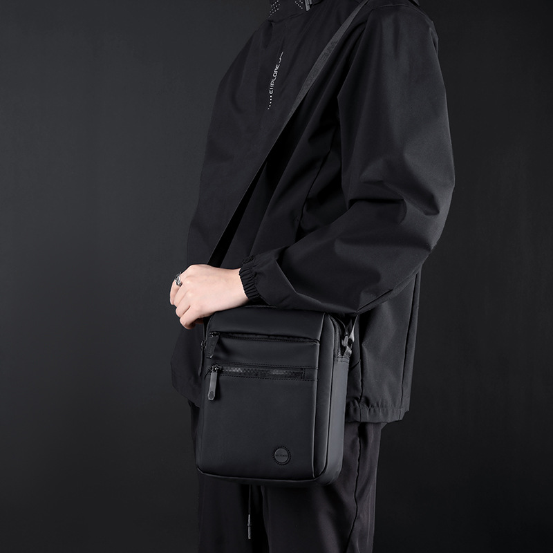 wepower's new men's casual single-shoulder crossbody bag, water-resistant leather film men's bag, large-capacity official document postman bag details Picture