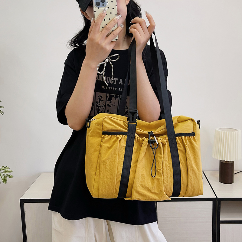 Korean laid-back style single-shoulder underarm bag outdoor casual sports handbag, large-capacity Japanese-style lightweight crossbody women's bag Specification drawing