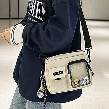 2025 New spring large-capacity small square bag, gender-neutral style, daily portable single-shoulder bag for male and female students, crossbody bag Application Scenario