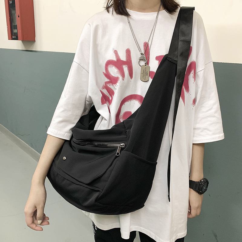 Artistic fabric bag, Hong Kong trend, cool black sports backpack, ins nylon crossbody bag, new casual single-shoulder crossbody bag for women details Picture