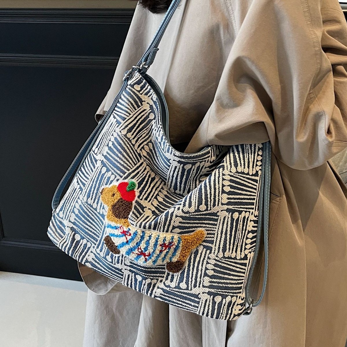 Cross-border geometric striped canvas bag, large-capacity single-shoulder underarm bag, niche design, Japanese-style versatile commuting fabric bag Specification drawing