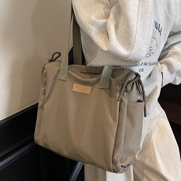 New women's bags, large-capacity canvas bags, student class eye-catching single-shoulder bags, commuting cloth bags, washbasin crossbody bags details Picture