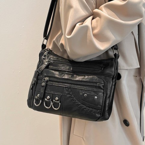 A new cross-border fashion large-space woven crossbody bag, a simple and elegant Korean version with multiple layers and a soft design sense Specification drawing
